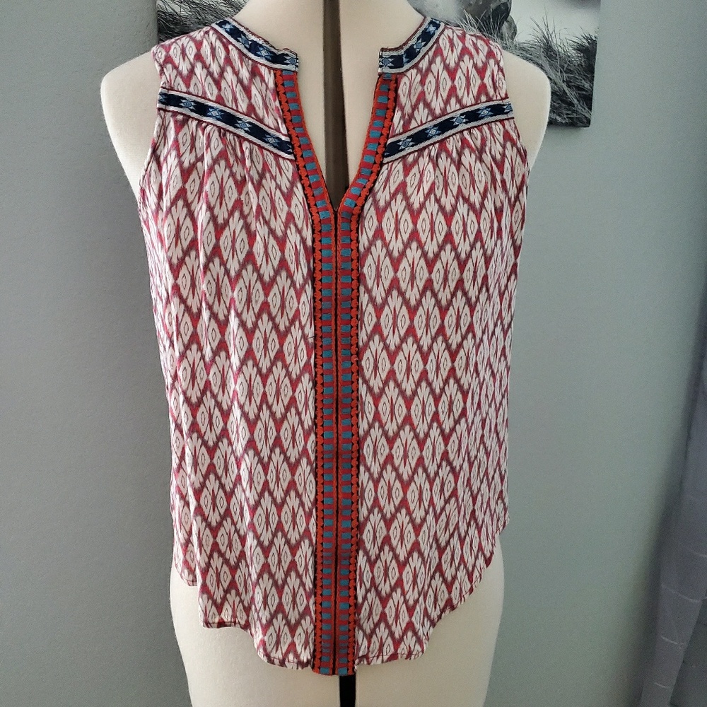 Market and Spruce sleeveless top